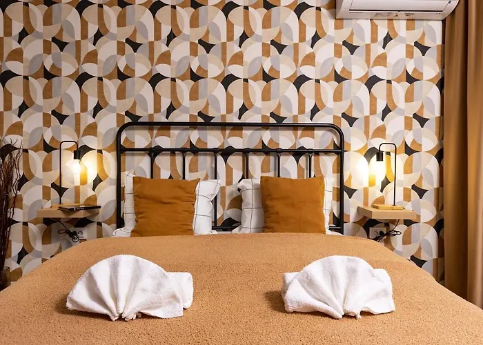 Stylish 'photo Booth' With An Amazing Location Апартамент