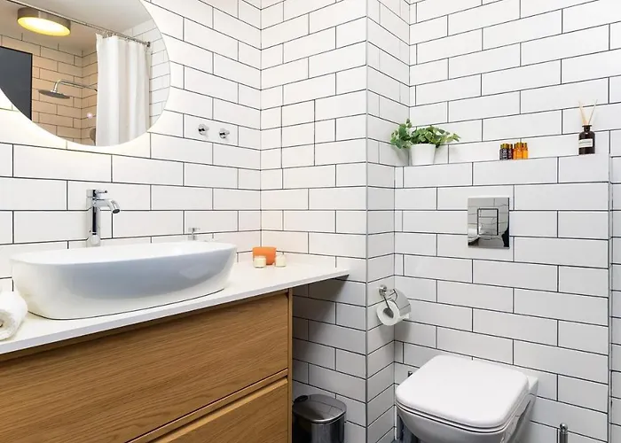 Stylish 'photo Booth' With An Amazing Location