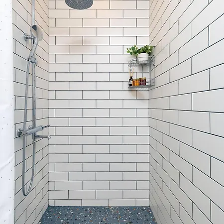Apartment Stylish 'photo Booth' With An Amazing Location *
