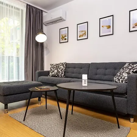 Apartment Stylish 'photo Booth' With An Amazing Location *